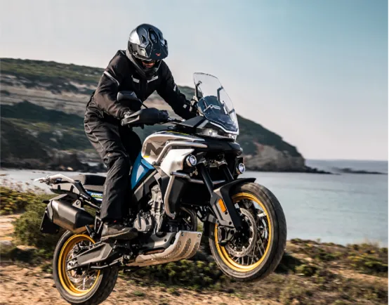 Hvor er reservedrivstofftanken for motorsykler?